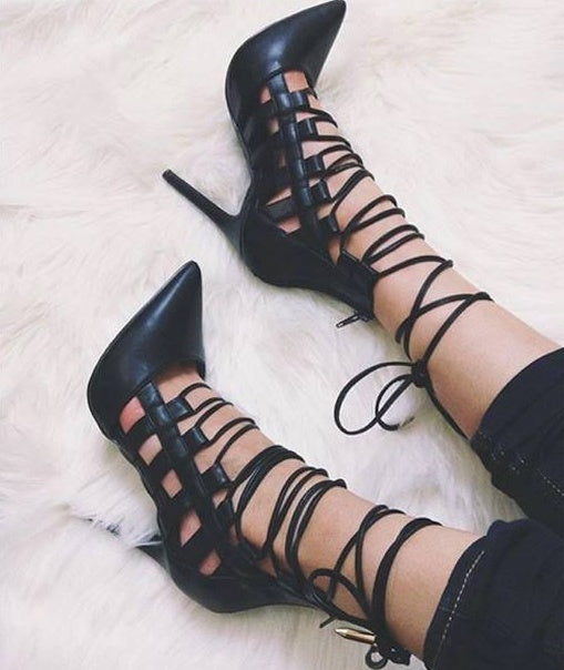 Pointed-toe high heel lace-up black Roman shoes