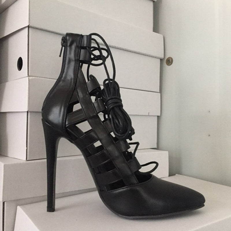 Pointed-toe high heel lace-up black Roman shoes