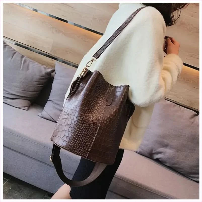 Crocodile Crossbody Bag for Women in Luxurious Style - Pleasures and Sins