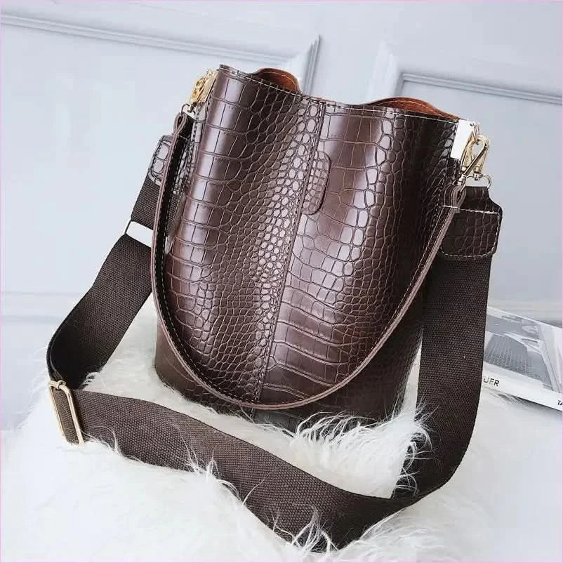 Crocodile Crossbody Bag for Women in Luxurious Style - Pleasures and Sins