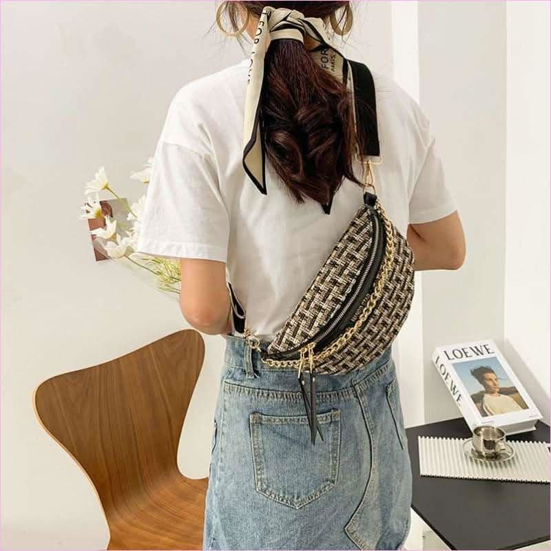 Luxurious Style Women’s Fashion Shoulder Bag with Elegant Chain Detail - Pleasures and Sins