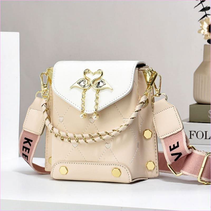 Stylish Shoulder Bag with Elegant Swan Pearl Chain - Pleasures and Sins