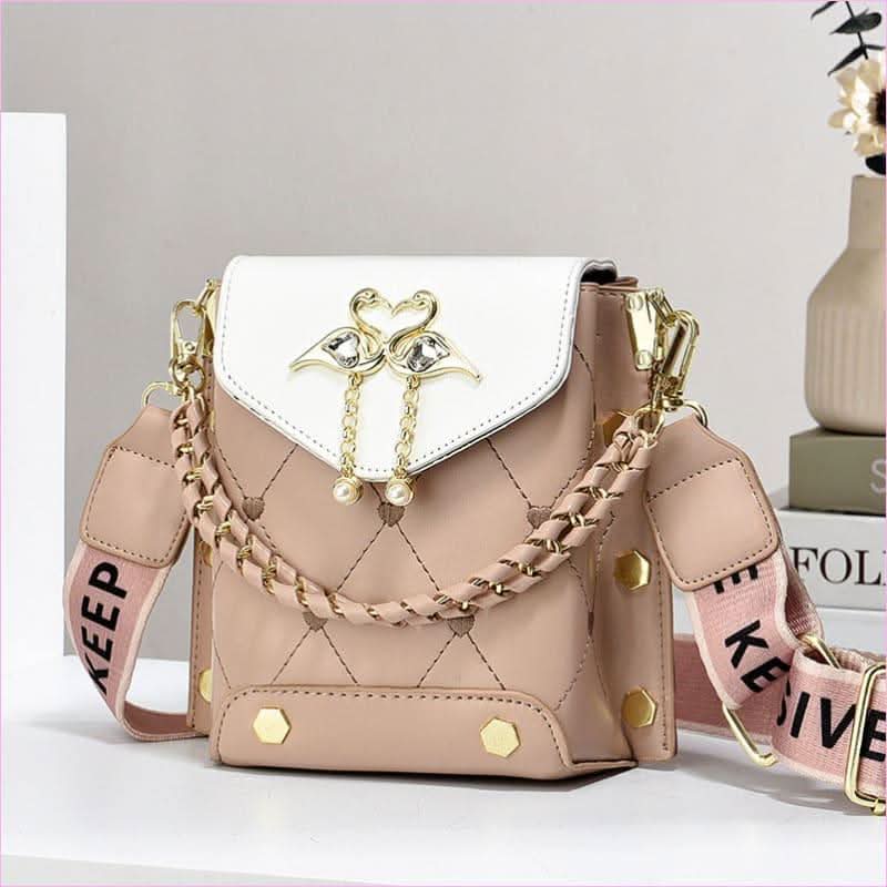 Stylish Shoulder Bag with Elegant Swan Pearl Chain - Pleasures and Sins