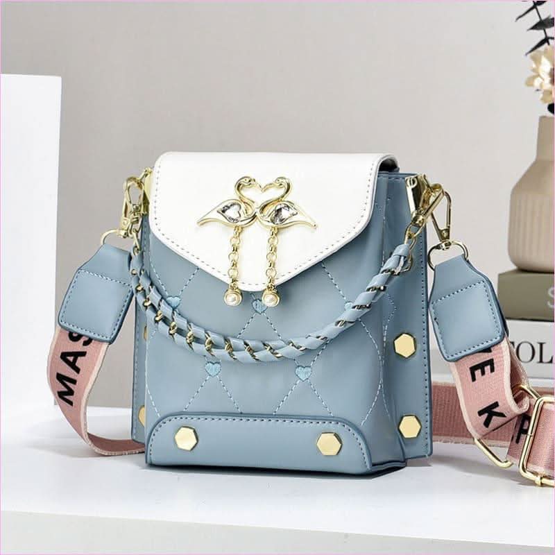 Stylish Shoulder Bag with Elegant Swan Pearl Chain - Pleasures and Sins