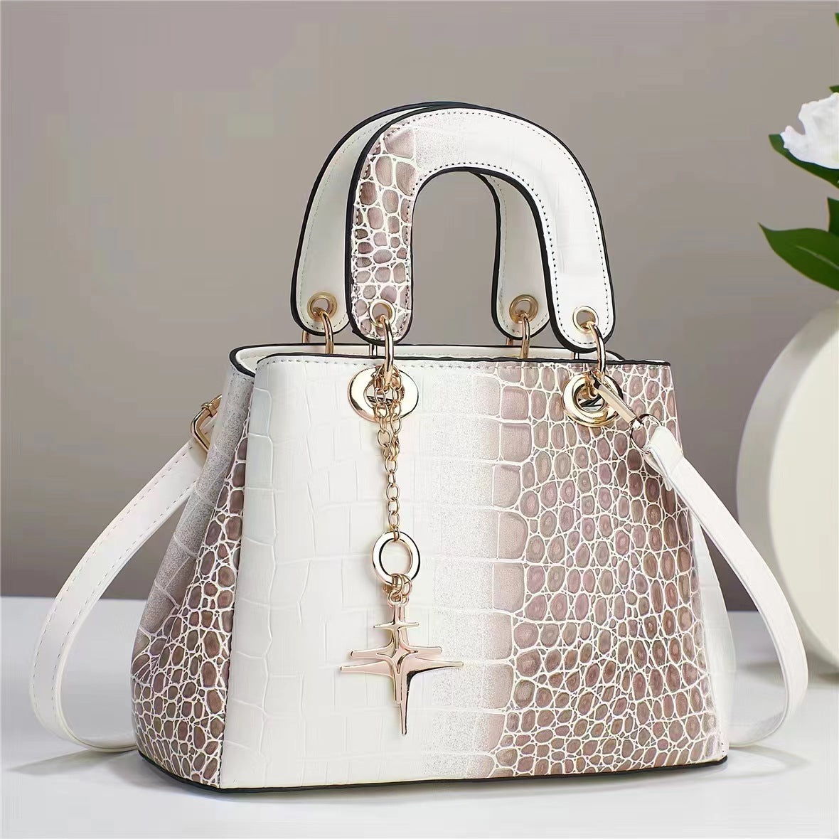 New Fashion Best-seller Shoulder Messenger Elegant Ladies Bag