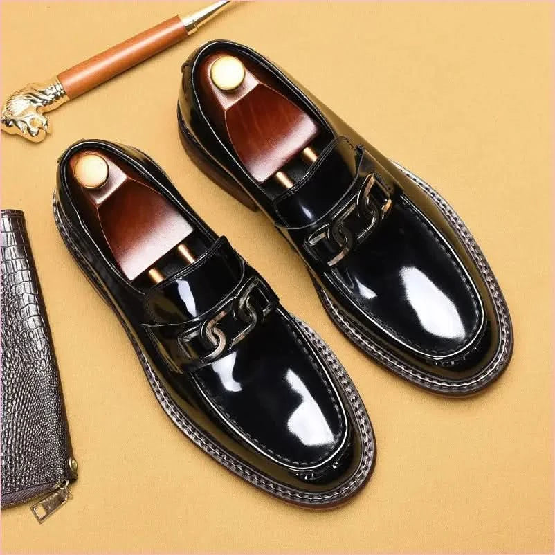 British-style Loafers with a Distinctive Buckle in Hand-carved Leather - Pleasures and Sins